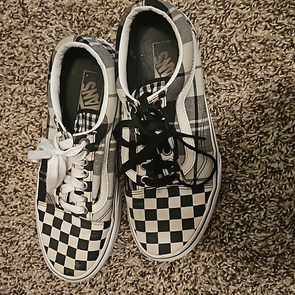 Black/white checkered vans - Picture 3 of 3
